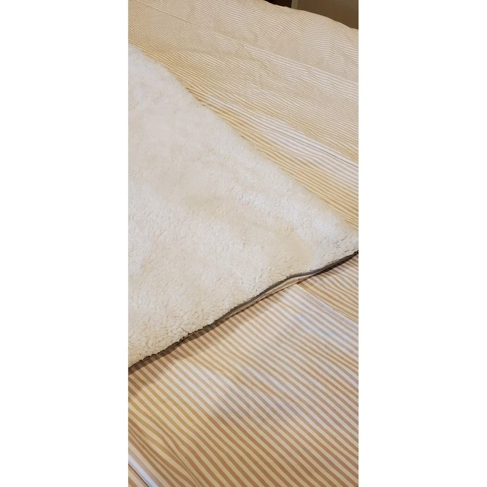 Pottery Barn Full Comforter Sherpa Back Beige Pinstripe *small repair* 84x90